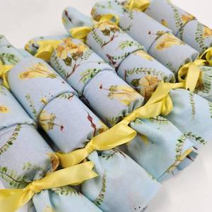 Reusable Christmas Crackers: Kikorangi Kowhai (6 Reusable Christmas Crackers)