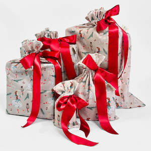 Reusable Gift Bags: Nutcracker Clara Tanzt (Reusable Gift Bag Set)