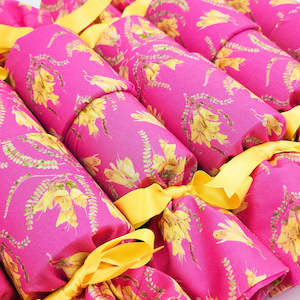Kowhai Mawhero (6 Reusable Christmas Crackers)