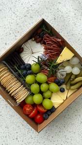 Rentals: Graze Classic Picnic Box