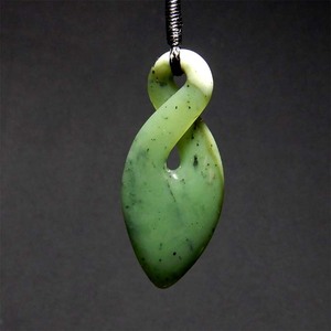 Jade Single Twist - Pikorua Wayne Costar Jade Carver