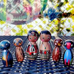 Aotearoa Gifting: MÄori Tama and KÅtiro with 4 manu