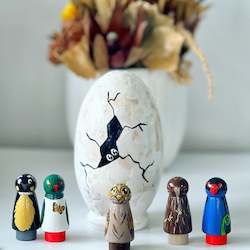 Nesting Dolls: Manu nesting egg