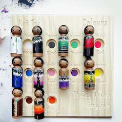 Ngā tae wooden board and peg set