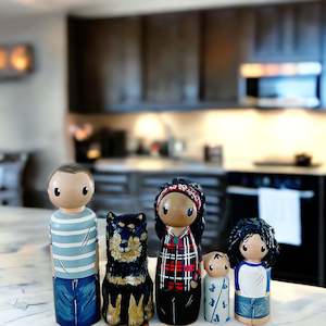 Personalised Pegs: Personalised whānau/ family pegs