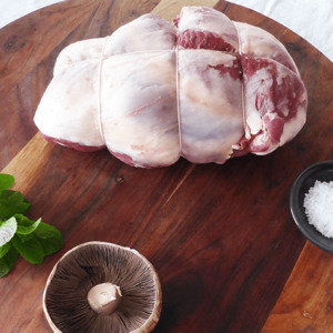 Lamb shoulder (boned and rolled)1.5 kg