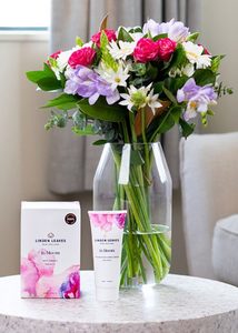 Flowers for mum: Bouquet Candle Package