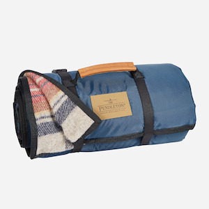 Picnic Rugs: Pendleton Roll-Up Blanket Vintage Dress Stewart