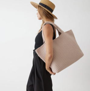 Baskets Bags: Andreina Siempre Tote Rose