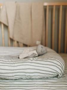 Leni Fitted Bassinet Sheet - Moss Stripe