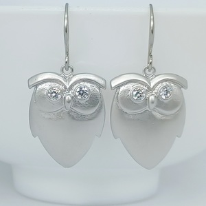 Products: Matte Rhodium Sparkling Eyes Owl Earrings – Wendi Lindsay Jewellery