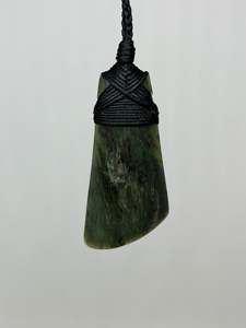 He Taonga He Tama Hemi S Carvings: Hapopo Pounamu Curved Toki (Adze)-Carved by Hemi