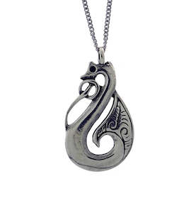 Kiwiana Pewter: Pewter pendant manaia