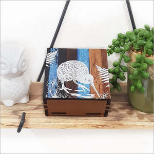 Jewellery: Square Trinket Box with Kiwi
