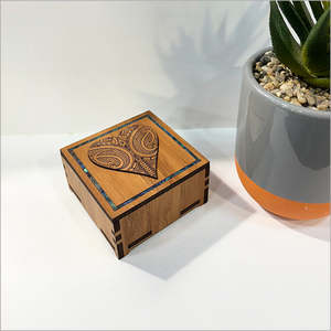 Moko Heart and Pāua Inlay Square Trinket Box