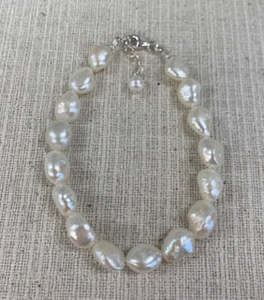 Bracelets: White Pearl Bracelet 10x8 mm