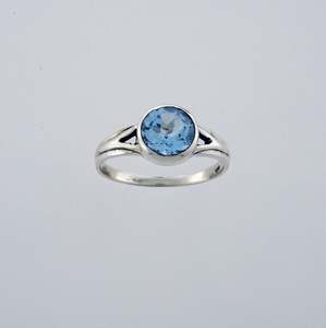 Pendants: Ring Blue Topaz  9mm Faceted round