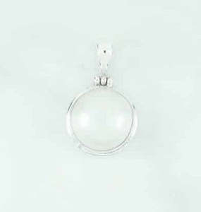 Mabe Pearl White 15mm Pendant