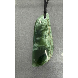 Jewellery: New Zealand Pounamu Polished Piece Necklace