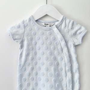 For The Boys: Bébé Polka Dot Oneise, 0-3m