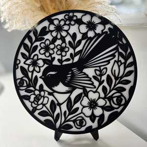 Floral Fantail Round