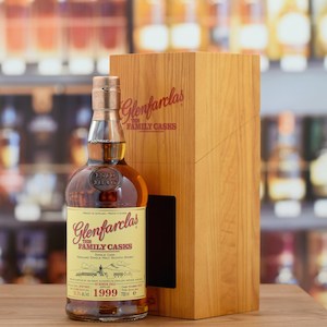 Glenfarclas 'Family Cask' 1999 / 2022 #5212 55.3%