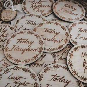 Bl: Wooden Achievement Milestone Discs | Wreath