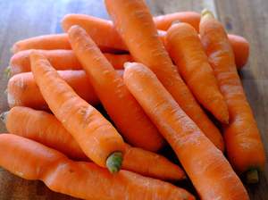 Fruit Veg: Crooked Vege Organic Carrots