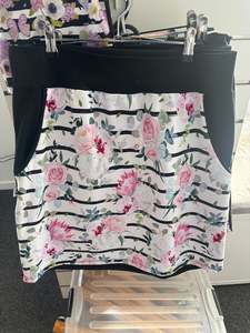 Womans Comfee Pants: Womans Comfee Skirts protea floral
