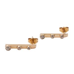 Sold Archive: 18ct Gold Diamond Earrings