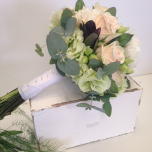 Weddings: Bridesmaid Bouquet