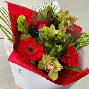 Bouquets: Bouquet - Red and Green