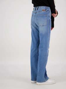 Bottoms: Londyn Jeans Mid-Blue