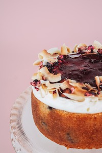 Frontpage: Blueberry Coconut Cake