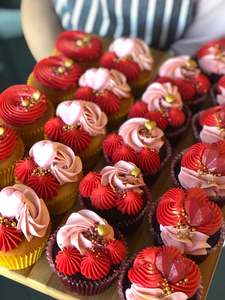 Delux Box Cupcakes