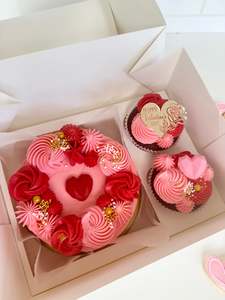 Sweetheart Cake & Cupcakes Box