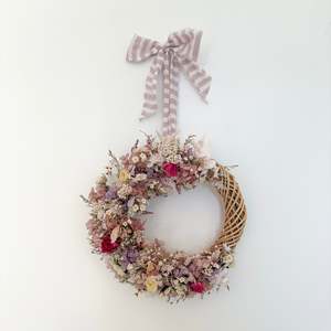 Purple Power Vase: Mini pastel wreath