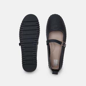Neutrals: Fayze Casual Shoes Black