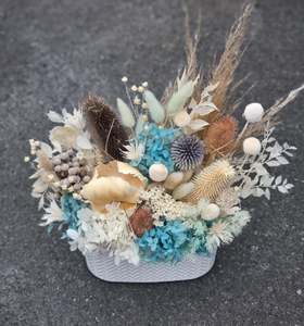 Dried Flower Arragements: Dried Arrangement Blue and White in ceramic