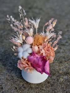 Pink and white in ceramic