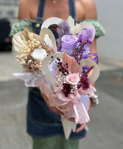 Preserved Bouqs (in heart carrier)