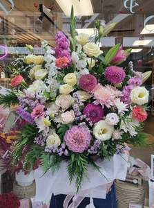 Grande Pastel Arrangement