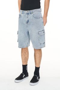 Mens Denim: HUFFER 3D CARGO DENIM SHORT - LIGHT WASH