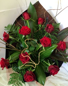 Products: 1 dozen red roses - Wildstem Florists
