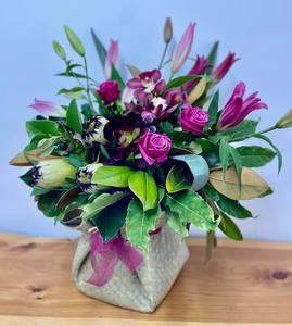Products: Flax Weaved water filled box - Wildstem Florists