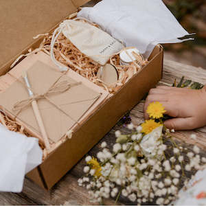 Poppy and Daisy Flower press Kit