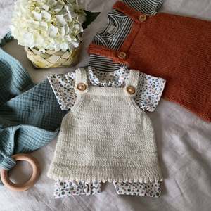 Mrs Blackbird Pinafore in Crucci Merino 8 ply