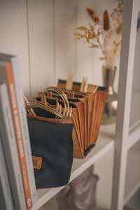 Knitting Needles Tools: Betina Needle Leather Case
