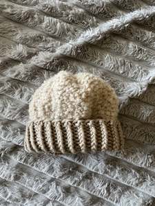 Baby Childrens Patterns: The Fuzzy Wuzzy Beanie Pattern (baby to adult)