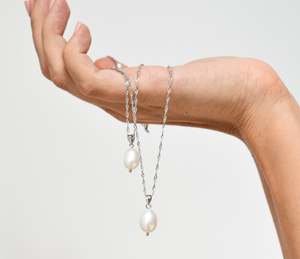 Florence Pearl Pendant Necklace